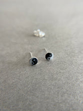 Sterling Silver Ying and Yang Studs [ESV1045-5mm]