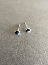 Sterling Silver Ying and Yang Studs [ESV1045-5mm]