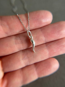 Italian horn 2025 necklace silver