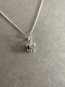 Sterling Silver Lily Flower Necklace [NS1023]