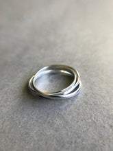 Sterling Silver "Thin" Triple interlocked Ring [R1006]