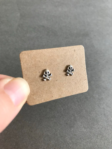 Sterling Silver Skull Studs Type D [ESV1012]