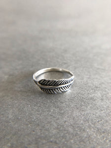 Sterling Silver Feather Ring [R1019]